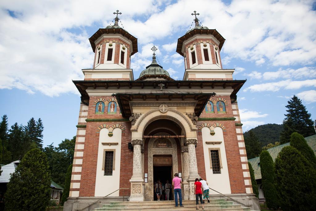 Pension Marina Hotel Sinaia Exterior photo